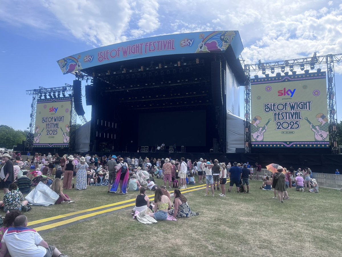 This place, just WOW. 

Biggest thing for me is how lovely the people are. Free spirited and an older age bracket folk. Faith restored in humanity.  #iowfestival2025 #keepmusiclive