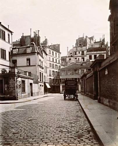 📷 Eugène Atget. 
Rue de l'Abbaye, Saint-Germain-des-Prés 
1910. Paris 6e