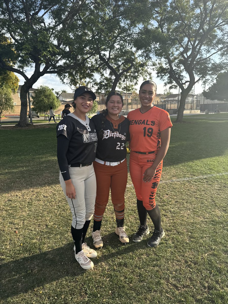 Karmen Vazquez (@karmenvazquez08) on Twitter photo Got to hangout with some of my future teammates in So Cal. Can’t wait! 💜💛💜💛Geaux Tigers! <a href="/ayla_tuua/">Ayla Tuua</a> <a href="/SydWilliams42/">Sydnee Williams</a> and Giselle De Casa. <a href="/lsu_dailynews/">DAILY LSU NEWS + LSU Softball Report</a> <a href="/BethTorina/">Beth Torina</a> <a href="/zjermain_15/">Zach Jermain</a> <a href="/LSU_SandraMoton/">Sandra</a> <a href="/CoachNealPT/">Bryce Neal</a> Got to hangout with some of my future teammates in So Cal. Can’t wait! 💜💛💜💛Geaux Tigers! <a href="/ayla_tuua/">Ayla Tuua</a> <a href="/SydWilliams42/">Sydnee Williams</a> and Giselle De Casa. <a href="/lsu_dailynews/">DAILY LSU NEWS + LSU Softball Report</a> <a href="/BethTorina/">Beth Torina</a> <a href="/zjermain_15/">Zach Jermain</a> <a href="/LSU_SandraMoton/">Sandra</a> <a href="/CoachNealPT/">Bryce Neal</a>