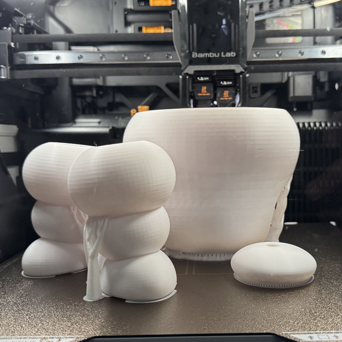 SharkWitLasers's tweet image. I tried to 3D Print the most harmless thing. Something I loved from my childhood. Something that could never ever possibly destroy us... Mr. Stay Puft
#3dp #Ghostbusters #bambulab H2D