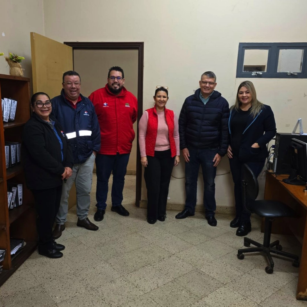 Durante su visita a las oficinas de Ciudad del Este, el presidente <a href="/oscarspy/">Oscar Stark</a> conversó con el equipo sobre los desafíos actuales y las proyecciones para fortalecer el servicio en Alto Paraná.