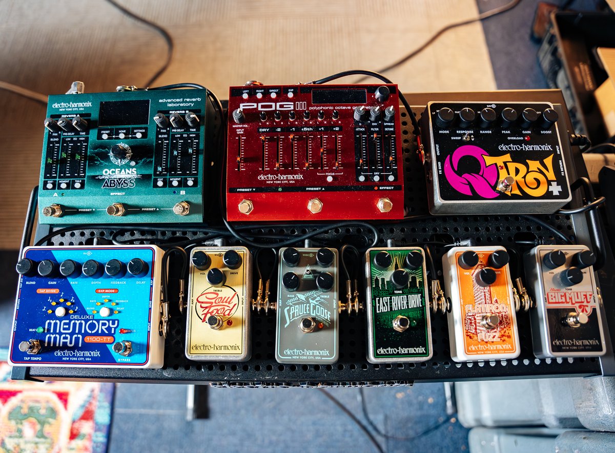 EHX's tweet image. Board on a Friday

#ehx #electroharmonix #pedalboard