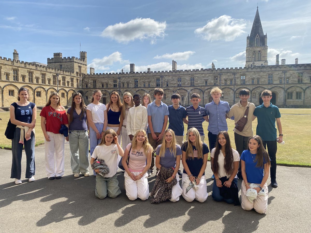 On Wednesday #PangCollYear10 RS pupils visited Christ Church Cathedral and the Central Oxford Mosque. It was a great day for all🕌🤗
