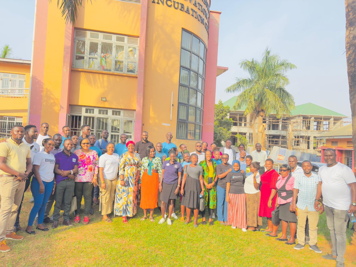MUBS_Entreship's tweet photo. Trainings were held simultaneously at MUBS EIIC (Kampala), Mbarara, and Arua, reaching instructors from diverse institutions.

Topics included:
🧠 Problem-solving
🛠️ Designing solutions
📦 Prototyping
🎤 Pitching
A big step toward scaling youth empowerment!

#MUBSEIIC https://t.co/xo5Al5KthO