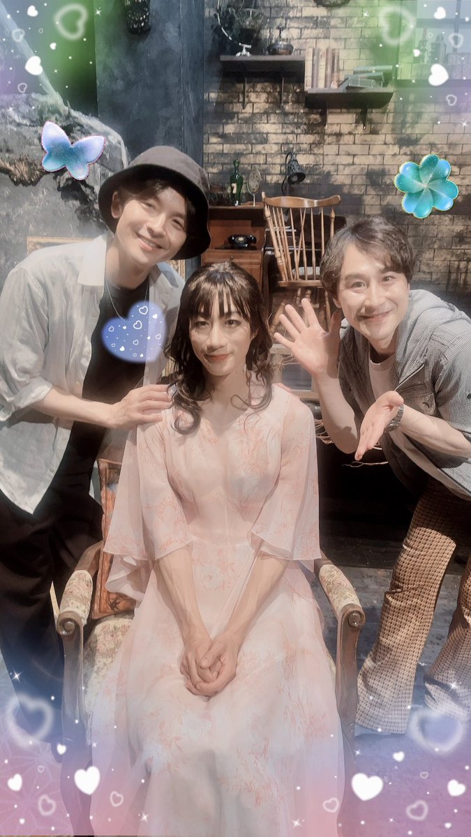 『ガラスの動物園』

やっと両初日が開きました👏

今回ローラ役を演じています🦄

中野ウエストエンドスタジオにて
今月29日までです🪞

是非観に来て下さいね🩵

studio-life.com