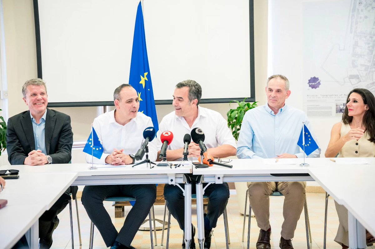 UNDPCY's tweet image. A major step forward for #SustainableEnergy in Cyprus! The contract for the installation of an #EU-funded 840 kW (AC) photovoltaic system at the New Nicosia Wastewater Treatment Plant (NNWWTP) has officially been signed! Read more here: undp.org/cyprus/press-r…