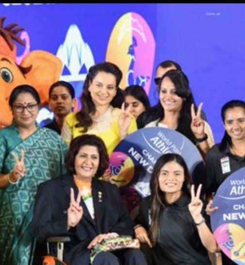 Kangana with <a href="/DeepaAthlete/">Deepa Malik PLY</a> ma'am 
#Kanganaranaut 
In 2016                           In 2025