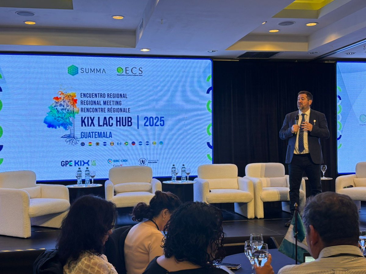 SUMMA (@summa_edu) on Twitter photo 📣 <a href="/GonzalezDJavier/">Javier González</a>, Director de SUMMA, abre la tercera jornada del #EncuentroRegionalKIX2025 y destaca que "es importante identificar los desafíos educativos pero aún más importante es encontrar sus soluciones". 📣 <a href="/GonzalezDJavier/">Javier González</a>, Director de SUMMA, abre la tercera jornada del #EncuentroRegionalKIX2025 y destaca que "es importante identificar los desafíos educativos pero aún más importante es encontrar sus soluciones".