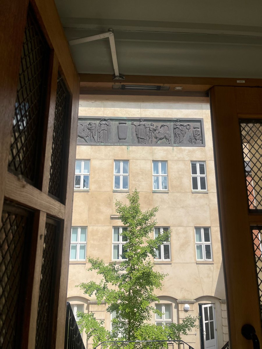 BodArtLib's tweet image. While the Romans pumped cold water from aqueducts through the walls of their houses to keep them cool, all that excess moisture isn't great for books.
Luckily for us, the Art Library has a nice modern air conditioning system.
Pop in and get out of the heatwave this weekend!
