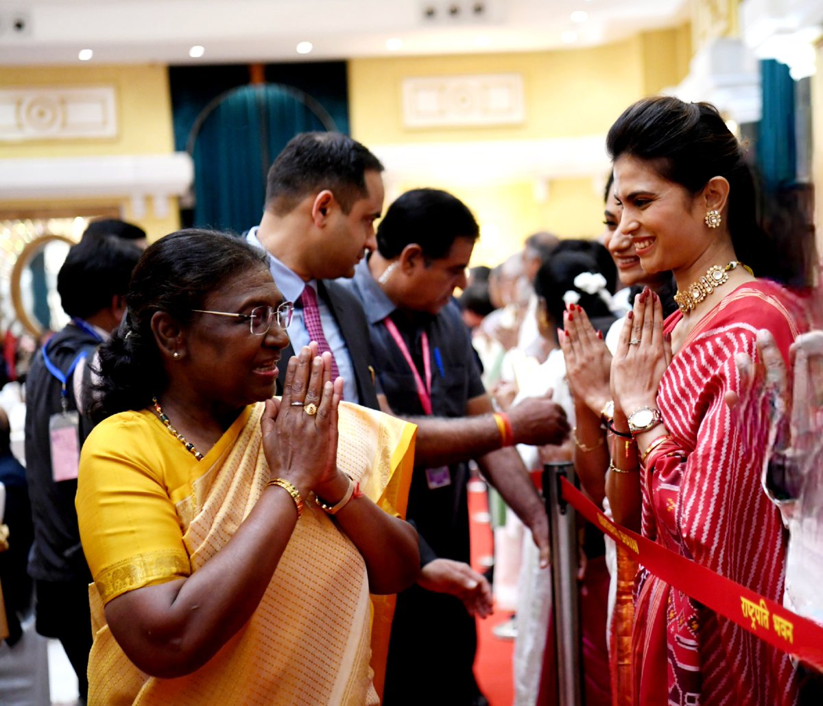 Wishing a very Happy Birthday to our Hon'ble President of India Smt. Droupadi Murmu ji 🇮🇳 
May you have the health &amp; happiness 😊 
<a href="/rashtrapatibhvn/">President of India</a>