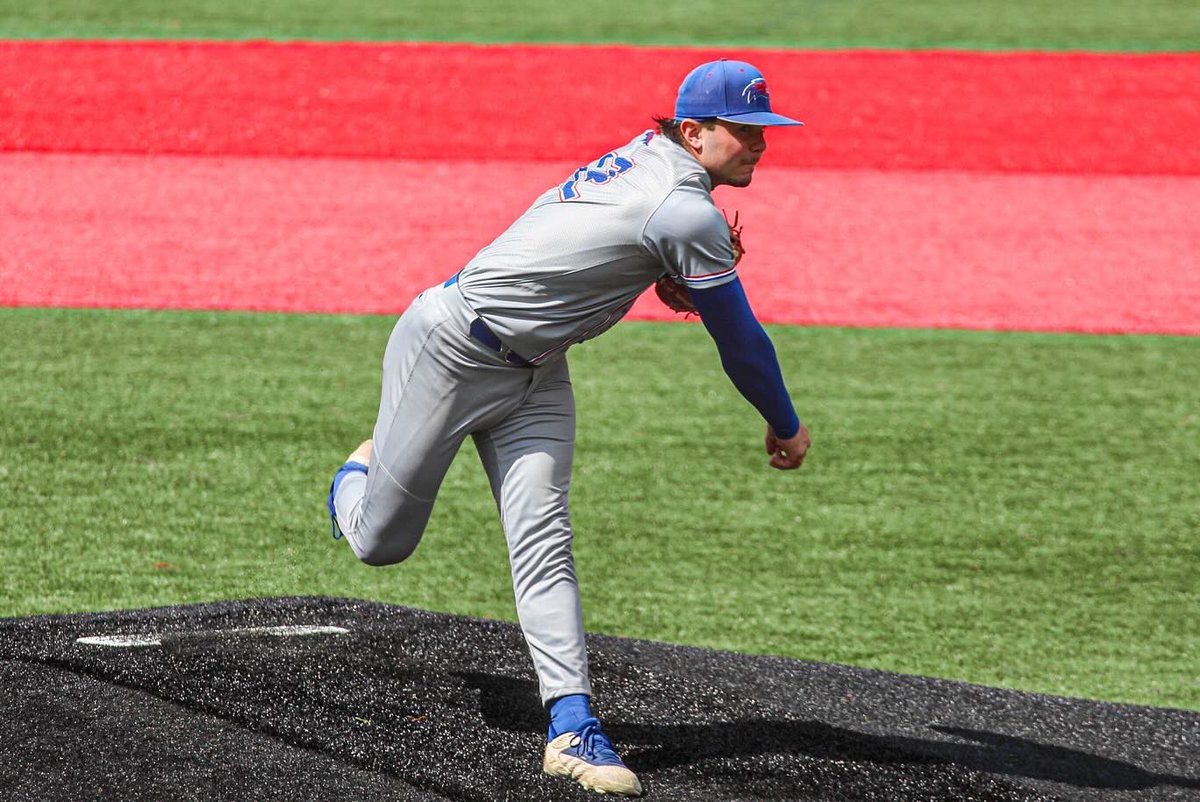 RiverHawkBB's tweet image. Summer days like these are when we wish we could be out on the ballpark❗️⚾️☀️

#UnitedInBlue | #AEBASE