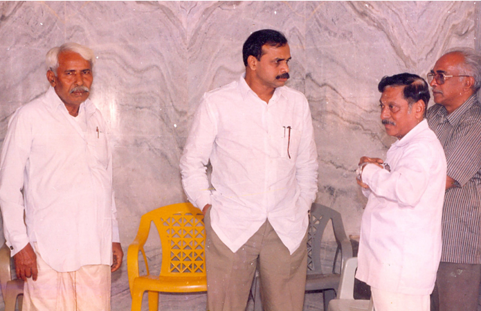 eclector1419857's tweet photo. #UmeshChandra #RajaReddy #YSR 

For the record

A.S.P #Pulivendala 
1994 to 1995

S. P. #Cuddapah #Kadapa
June 1995 to June 1997

Raja Reddy #Rowdysheet reopened
1996 https://t.co/jCRggjlGVs