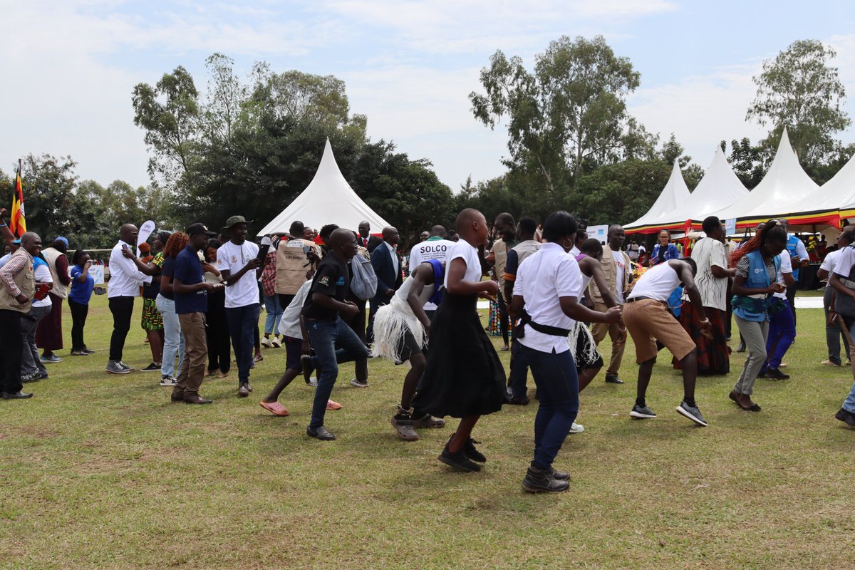 WindleUganda's tweet image. #WorldRefugeeDay reminded us that true solidarity isn’t just words — it’s action.
Refugees deserve more than charity. They deserve opportunity, dignity, and belonging. We stand in solidarity #WithRefugees. 📍Kiryandongo Refugee Settlement.