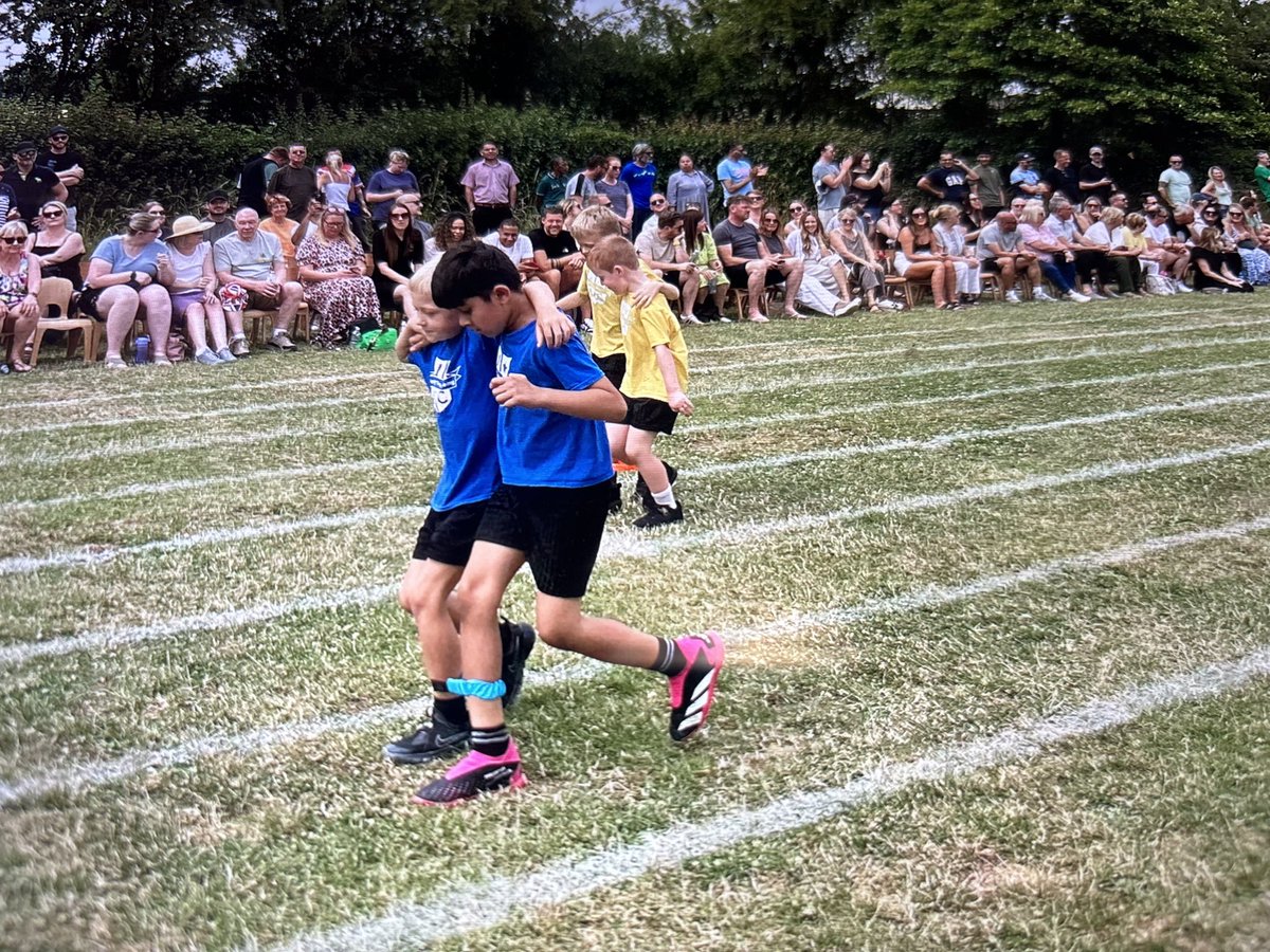 We have had a fantastic Sports Day! Thank you to everyone who came and supported the children! Well done to all the pupils who participated, especially green team who won the trophy 🏆