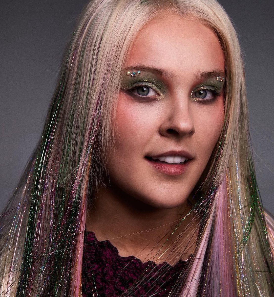 Pop Crave tweet media