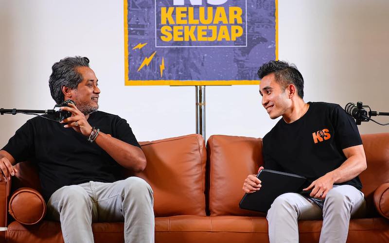 Asam Baki (@asam_baki) on Twitter photo can we have Yang Berhenti Menteri X Keluar Sekejap in future? 👀
<a href="/rafiziramli/">Rafizi Ramli</a> <a href="/ShahrilHamdan/">Shahril Hamdan</a> <a href="/Khairykj/">Khairy Jamaluddin 🇲🇾🌺</a> <a href="/keluarsekejap/">Keluar Sekejap</a> #YBMXKS can we have Yang Berhenti Menteri X Keluar Sekejap in future? 👀
<a href="/rafiziramli/">Rafizi Ramli</a> <a href="/ShahrilHamdan/">Shahril Hamdan</a> <a href="/Khairykj/">Khairy Jamaluddin 🇲🇾🌺</a> <a href="/keluarsekejap/">Keluar Sekejap</a> #YBMXKS