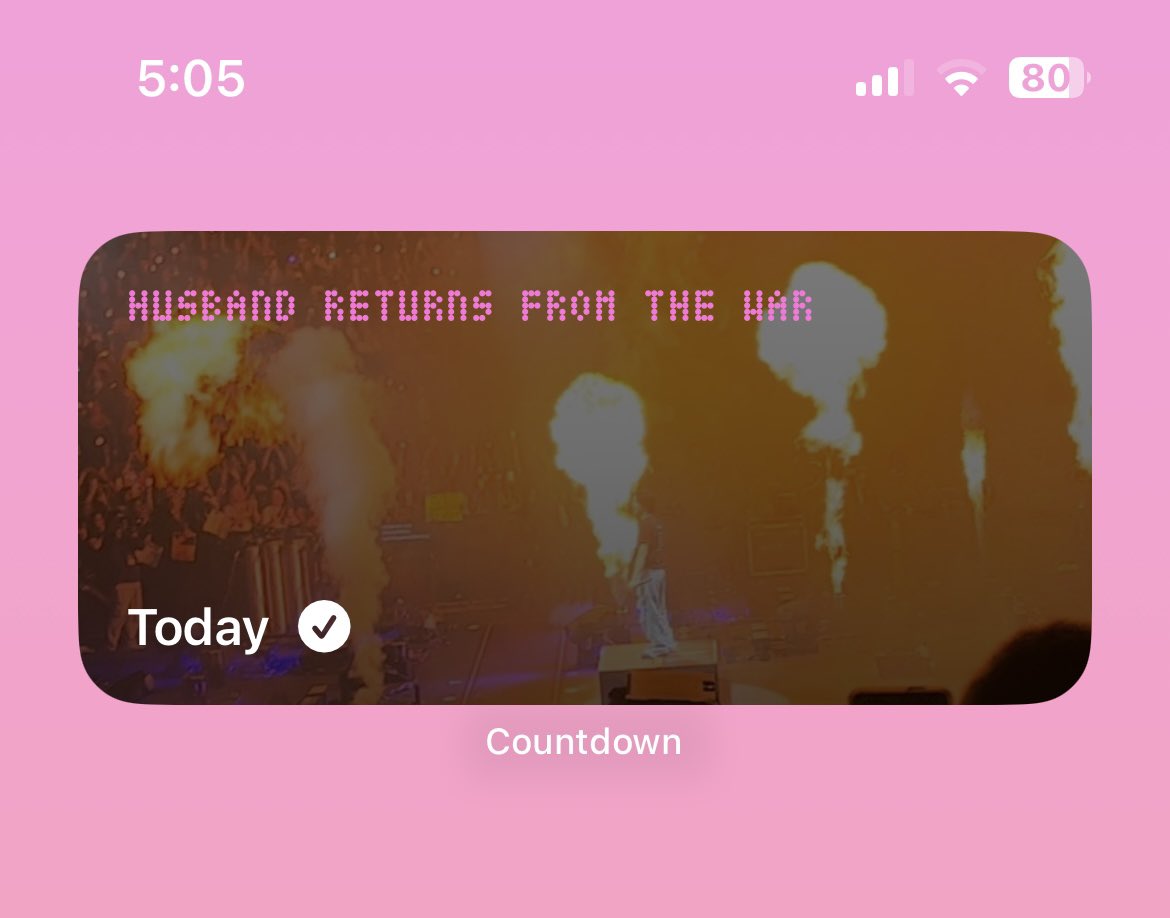 mandaroongi's tweet photo. @BTS_twt @BIGHIT_MUSIC @HYBEOFFICIALtwt HUSBAND RETURNS FROM THE WAR TODAY! 🙆🏽‍♀️

D-DAY IS HERE
IT’S A FUCKING GOOD DAY
WELCOME BACK YOONGI
LIFE IS SWEETER WITH SUGA
KING AGUST D RETURNS
#To2025_WithSUGA #DDAY_SUGAisBACK #WelcomeHomeSUGA #SUGA #AgustD #슈가  #어서와윤기야 #우리_인사하자_bye아닌hello #UntilSpringComesBack https://t.co/DjKm2vViVJ