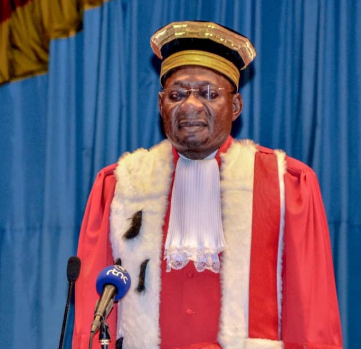Question directe à Firmin MVONDE 

Pourquoi les poursuites judiciaires contre Constant MUTAMBA sont accueille comme une victoire diplomatique par le gouvernement rwandais ?