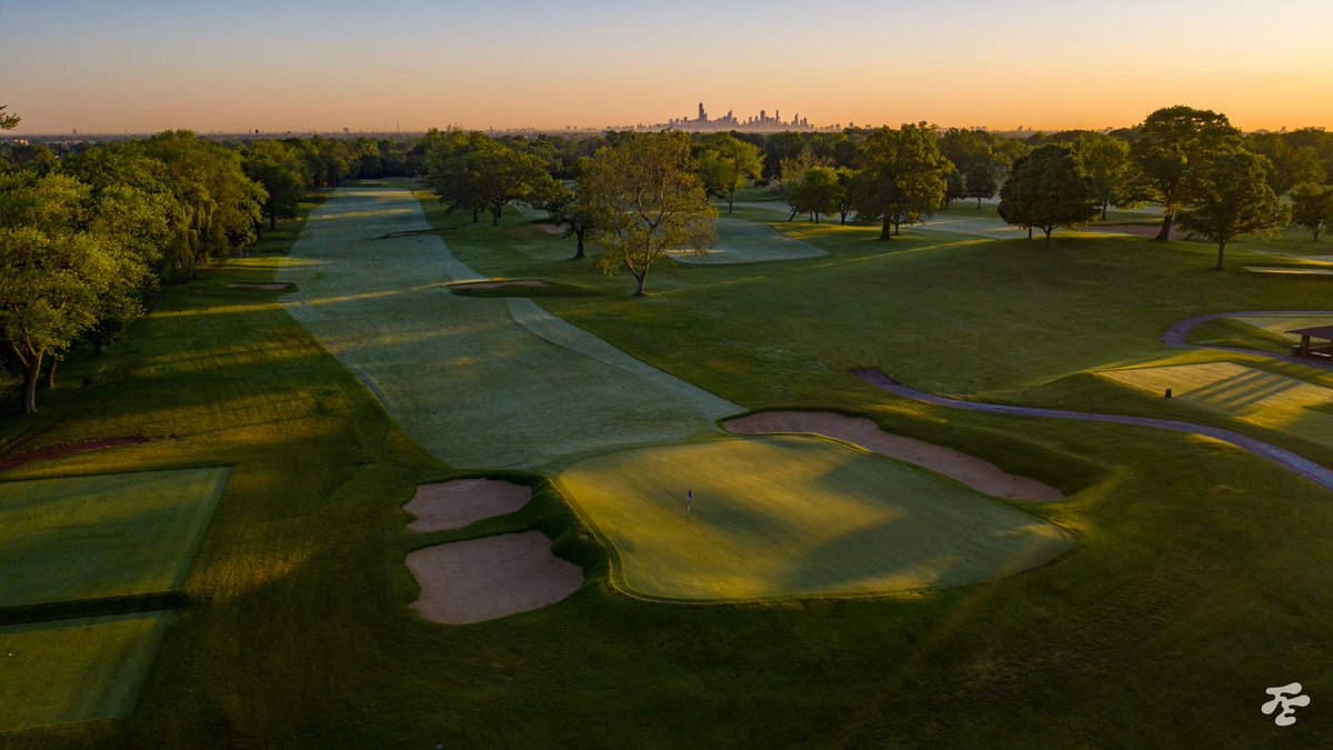 fried_egg_golf's tweet image. Summertime Chi at Beverly.