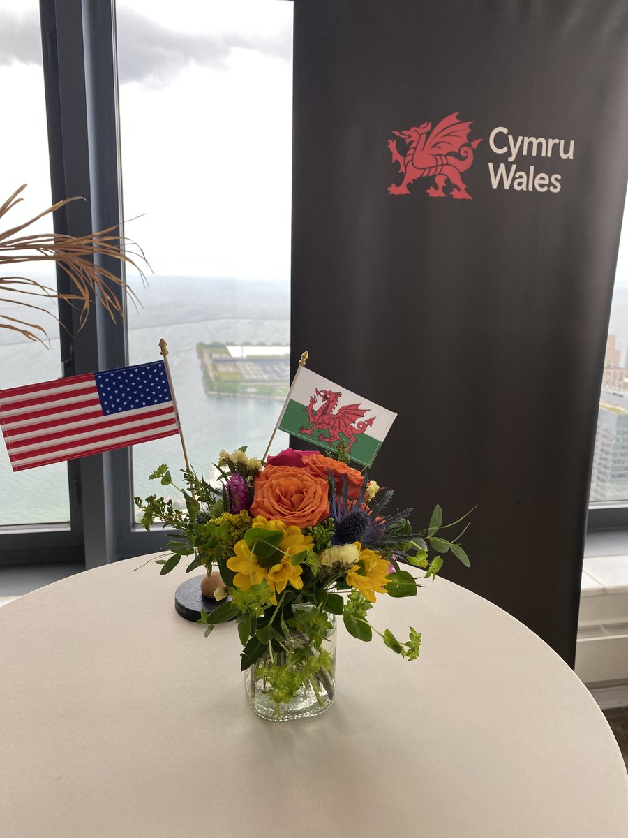 Wales in North America ๐ด๓ ง๓ ข๓ ท๓ ฌ๓ ณ๓ ฟ (@walesinna) on Twitter photo Earlier this week, our Chicago office hosted an event with leaders of <a href="/cardiffuni/">Cardiff University</a> to celebrate the international partnerships with the <a href="/DiscoverDPI/">Discovery Partners Institute</a> and the <a href="/UofILSystem/">University of Illinois System</a>.
It was wonderful to hear about all the great work taking place to ensure a more sustainable future. Earlier this week, our Chicago office hosted an event with leaders of <a href="/cardiffuni/">Cardiff University</a> to celebrate the international partnerships with the <a href="/DiscoverDPI/">Discovery Partners Institute</a> and the <a href="/UofILSystem/">University of Illinois System</a>.
It was wonderful to hear about all the great work taking place to ensure a more sustainable future.