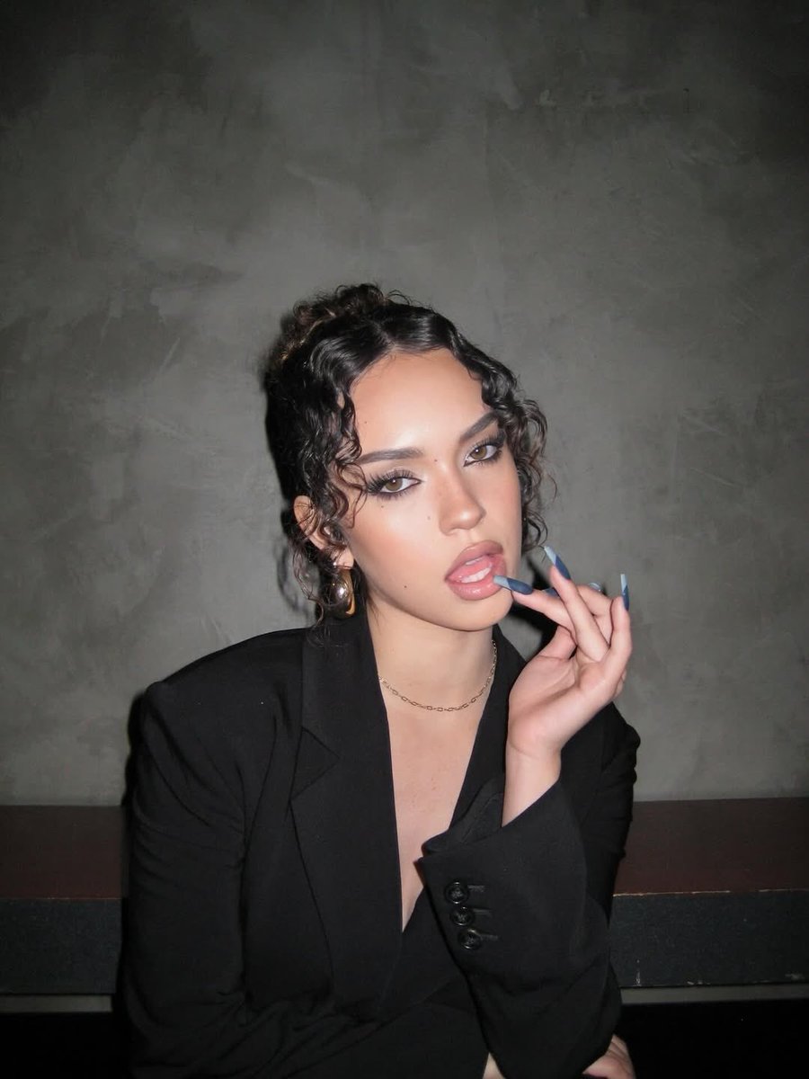 Beautiful is not enough to describe her.