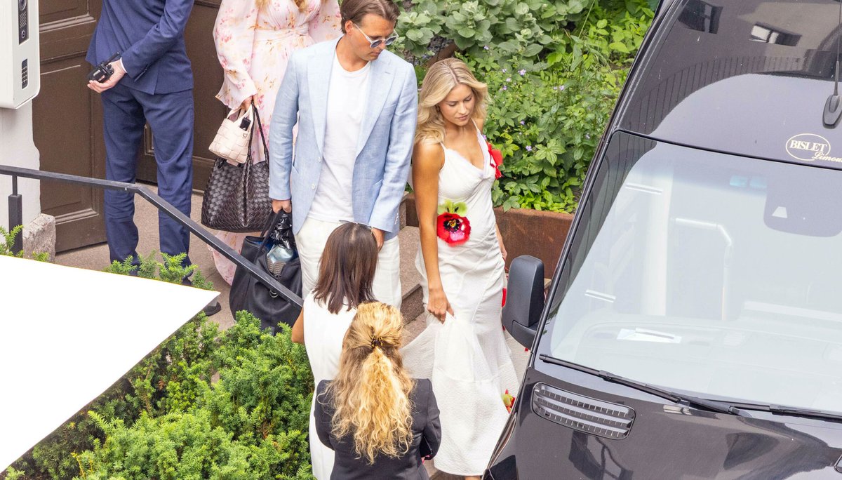 OnlyOdegaard's tweet image. Helene Spilling Ødegaard in her dress for this weekends celebration. #odegaard