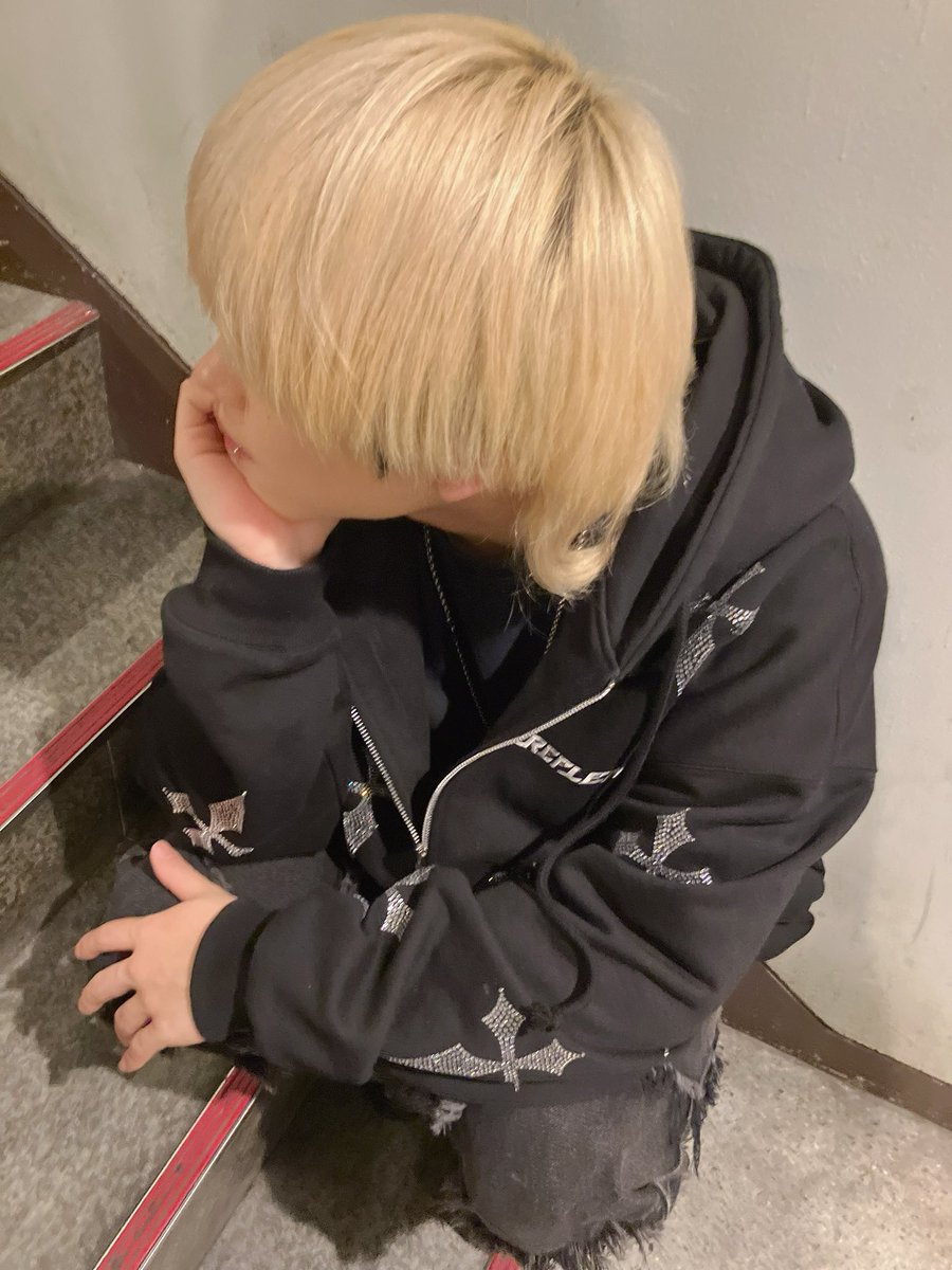 いてる