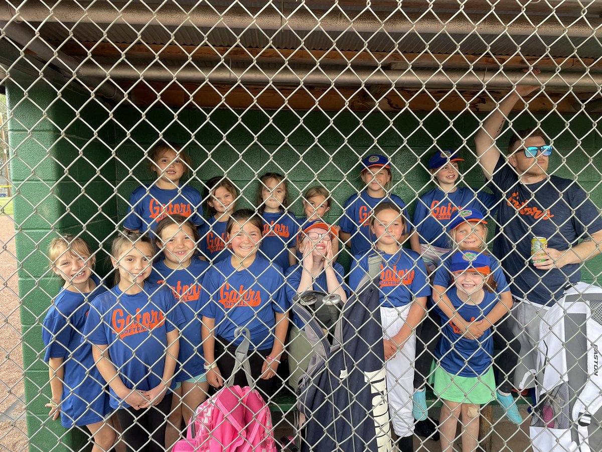 MrSuccess____'s tweet image. This is the last 6-8 year old softball team you want to play if you need a win. #gatorsoftball