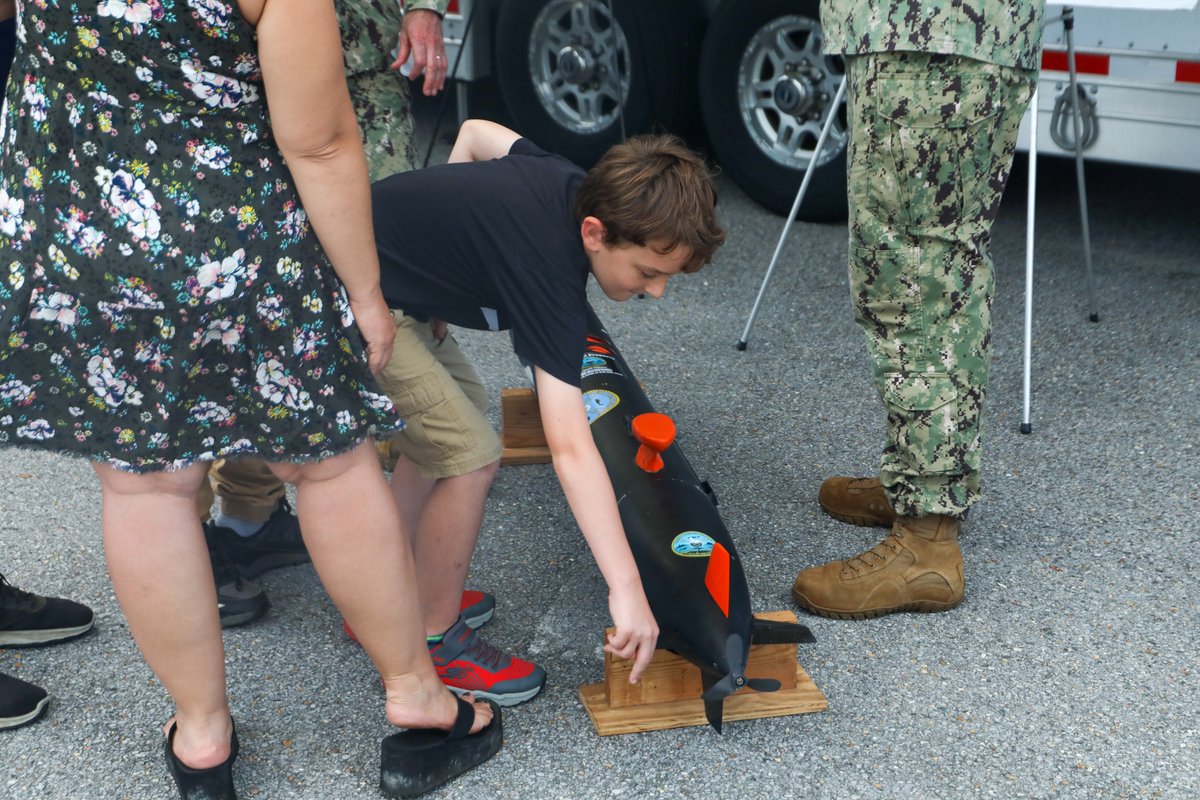 NavyOceans's tweet image. #WorldHydrographyDay
Sailors, families, and students beat the rain and came to the Boat Operations Branch at Pass Church, Ms., for World Hydrography Day.
#ItStartsWithUs
#NavalOceanography
#AccessManeuverLethality