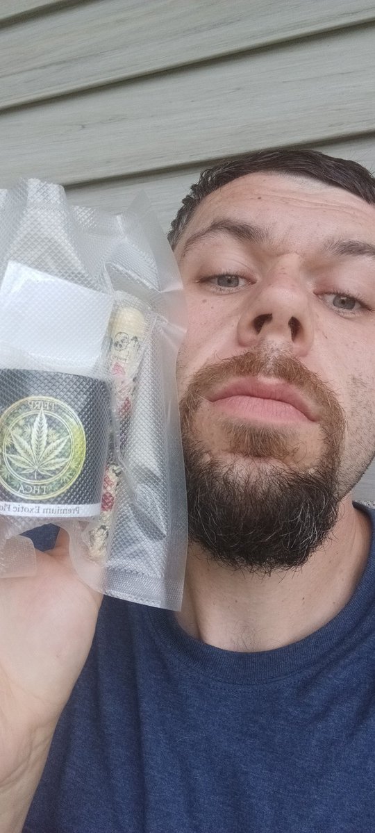 HUGE SHOUTOUT TO <a href="/AquariZ/">A̶𝖖𝖚𝖆𝖗𝖎Z̷ ᴀᴢxʀᴇᴠɪᴇᴡꜱ</a> and <a href="/TERP_THCA/">Terp Supply, Co</a>! 

The homie heard I was down and out and sent some love my way in the form of some Mule Fuel! 💪🔥🔥🔥🔥💯

And <a href="/TERP_THCA/">Terp Supply, Co</a> threw in an extra goody for me too! 

Really appreciate all the love and can't wait to get Mule kicked in my lungs!