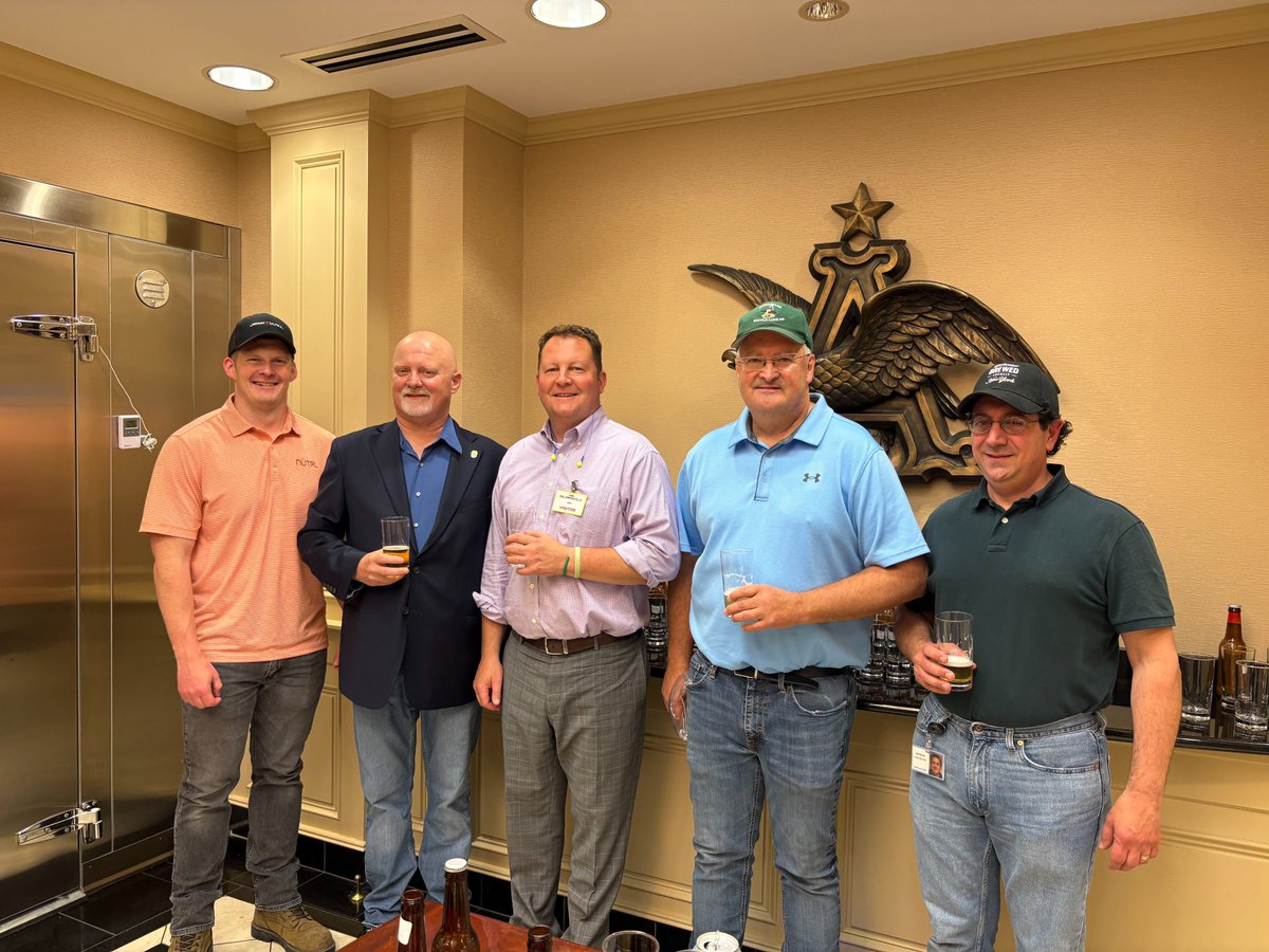 On Tuesday, I toured the Anheuser-Busch Brewery in Baldwinsville. AB employs 1,800+ New Yorkers and purchases over $300M in local supplies and services. And I may have sampled a few of their iconic beverages too!