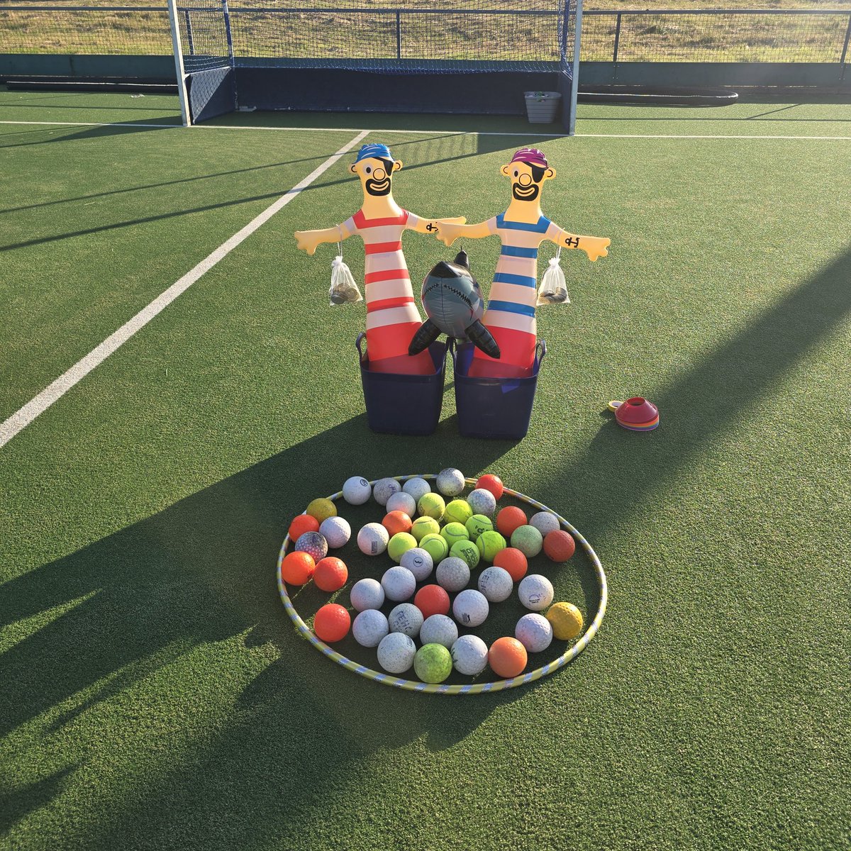 Angie Cottee (@acottee) on Twitter photo Can you steal the pirates treasure away ? Golden Coins for whoever gets the most balls out of the hoop! Working on ball carrying at pace, scanning and dinking! <a href="/FEHockeyClub/">Fleet&Ewshot Hockey</a> <a href="/CoachAndInspire/">Great Britain Hockey Coach</a> Pete and Percy β οΈπ΄ββ οΈπ¦ Can you steal the pirates treasure away ? Golden Coins for whoever gets the most balls out of the hoop! Working on ball carrying at pace, scanning and dinking! <a href="/FEHockeyClub/">Fleet&Ewshot Hockey</a> <a href="/CoachAndInspire/">Great Britain Hockey Coach</a> Pete and Percy β οΈπ΄ββ οΈπ¦