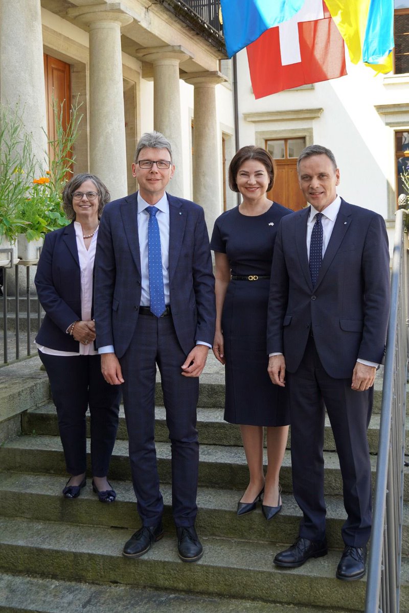 Offizieller Besuch im <a href="/kantonaargau/">Kanton Aargau</a> und Gespräch mit mit Landammann Dieter Egli und Regierungsmitgliedern. 
Wir besprachen Unterstützung 🇺🇦, bilaterale Zusammenarbeit, Beteiligung 🇨🇭Unternehmen an Projekten zum Wiederaufbau der 🇺🇦und interregionale Partnerschaften mit Städten.