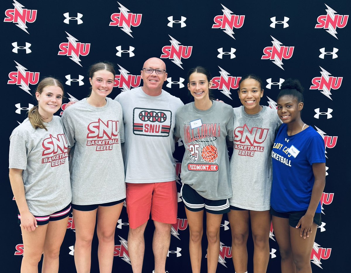 Had a great time at <a href="/SNUwbb/">SNU Women's Basketball</a> elite camp! Thank you <a href="/thecoachtmay/">Trent May</a>  for hosting a great camp!