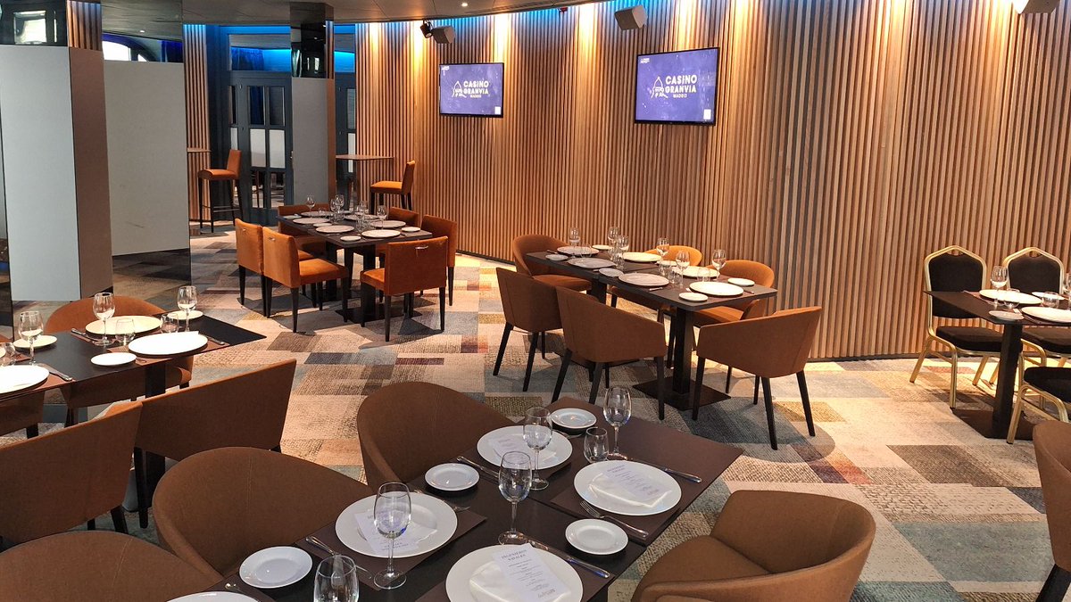 ¿Un evento especial? Puedes reservar nuestra sala Golden View, ideal para celebraciones privadas con todo el glamour que necesitas en el centro de Madrid.
#EventosMadrid #CasinoGranVía