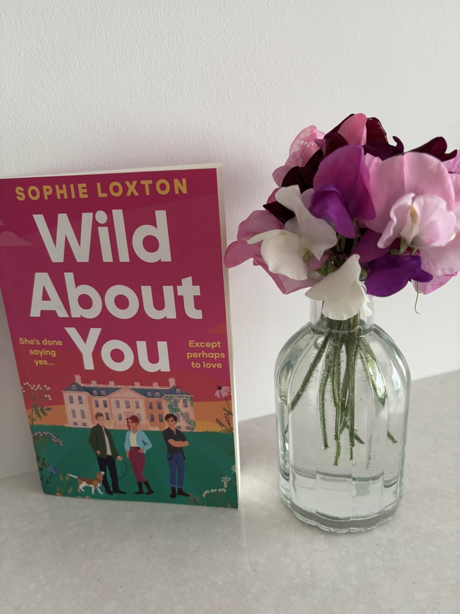 Just found something really exciting tucked inside my postbox! Thank you so much <a href="/BookMinxSJV/">Sara-Jade Virtue</a> . #WildAboutYou sounds blooming lovely!! 🌺🌼