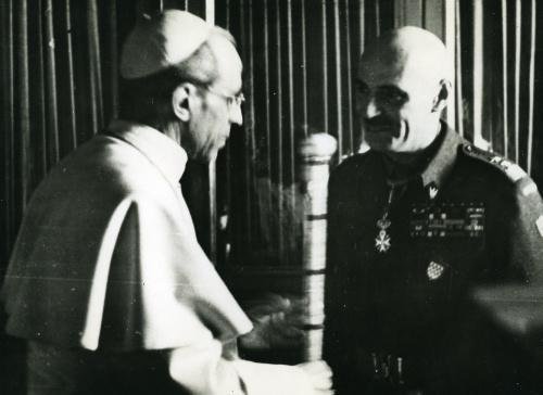Kasjopea (@anitaschelde) on Twitter photo 20 VI 1944r. Papież Pius XII przyjął na audiencji gen. Andersa i pogratulował Polakom zdobycia Monte Cassino 😊. I to był ostatni akord 🇵🇱 Polskiej Chwały 🇵🇱. Wkrótce "sojusznicy" <a href="/USAmbPoland/">Ambasador USA w Polsce</a> sprzedali Nas jak tanią dziwkę...i komuniści dokończyli "dzieło" Hitlera. 20 VI 1944r. Papież Pius XII przyjął na audiencji gen. Andersa i pogratulował Polakom zdobycia Monte Cassino 😊. I to był ostatni akord 🇵🇱 Polskiej Chwały 🇵🇱. Wkrótce "sojusznicy" <a href="/USAmbPoland/">Ambasador USA w Polsce</a> sprzedali Nas jak tanią dziwkę...i komuniści dokończyli "dzieło" Hitlera.