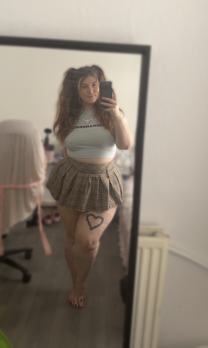 would you date a chubby girl like me? 🫣