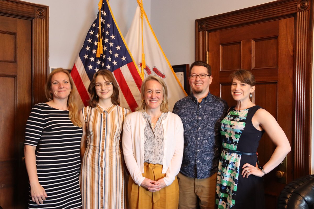 Congratulations to Natasha O’Brien, from Springfield High School, for winning the 2025 Congressional Art Competition! I was excited to welcome Natasha and her family to the U.S. Capitol, where her art will be displayed for the next year.