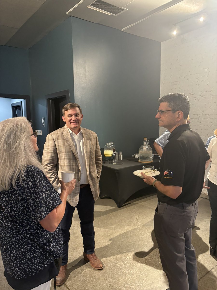 SenRussellOtt's tweet image. Really appreciate everyone that came out to our first End of Session Wrap-Up at Savage Craft in West Columbia. We had a good discussion and shared great ideas. Looking forward to next week in Columbia and St. Matthews. Hope you can make it!