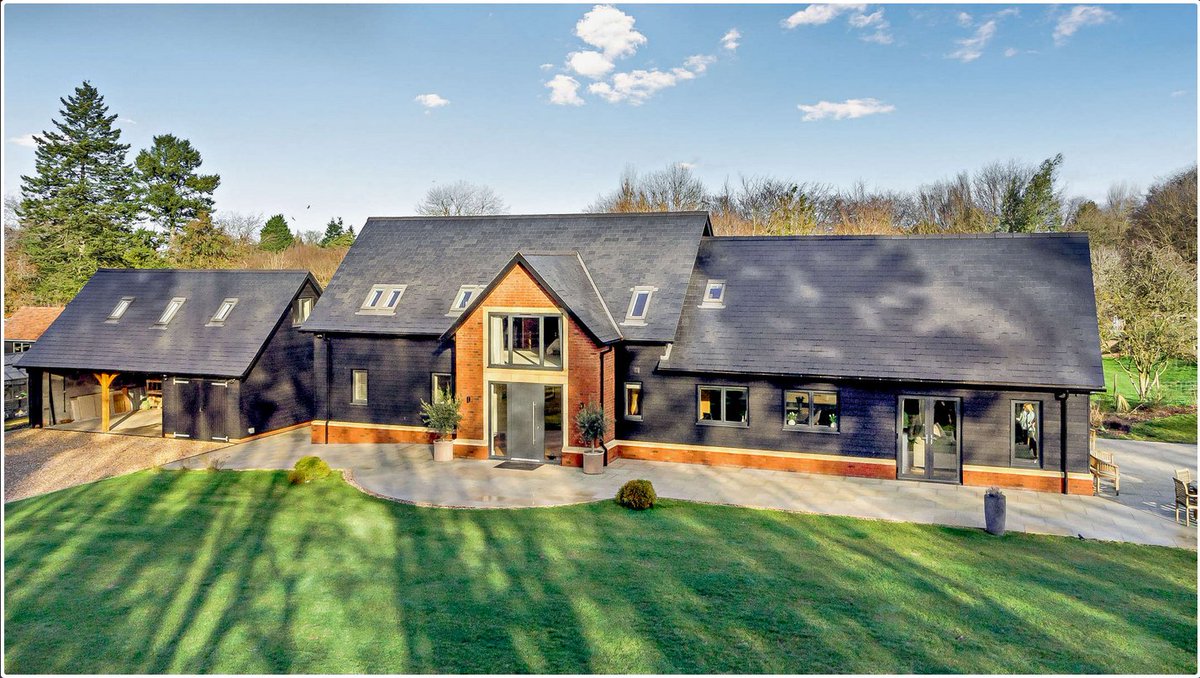 JamieLedwith's tweet image. Roasting and hunting for shade on my property shoots this week! 

#photography #photographer