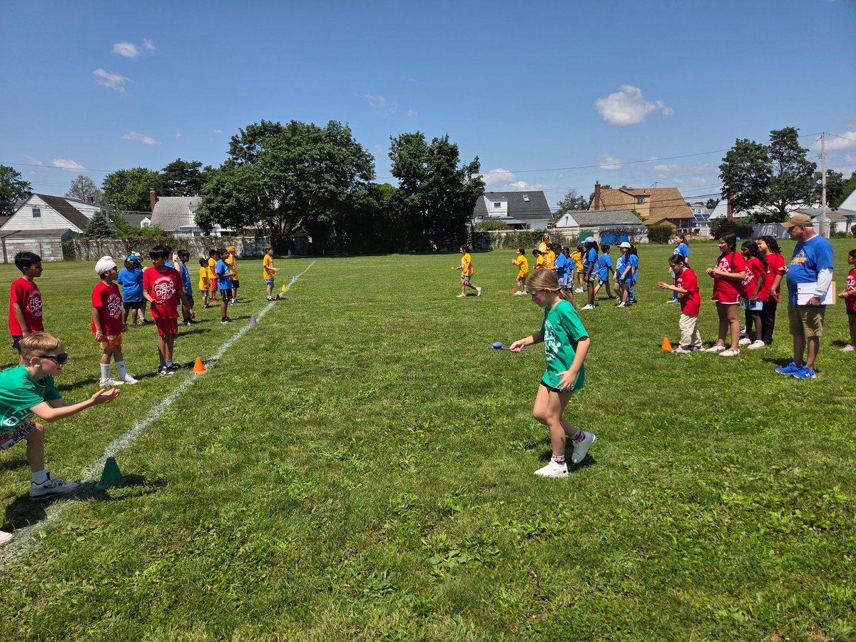4th and 5th field day <a href="/meadowbrookem/">MeadowbrookSchoolEM</a> (thanks pta for the shirts! <a href="/meadowbrook_pta/">Meadowbrook PTA</a> ) <a href="/RileyMDBK/">K Cosolito</a> <a href="/CaroddosKiddos/">Caroddo’s Kiddos</a> <a href="/mcgovern_carrie/">Carrie McGovern</a>