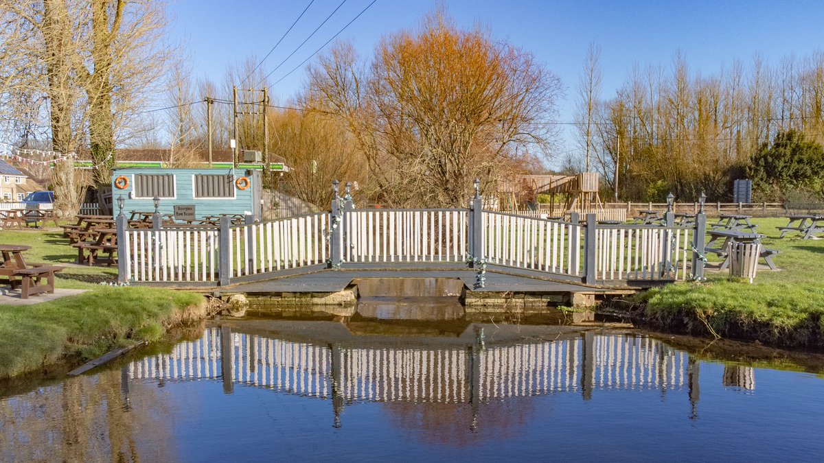 JamieLedwith's tweet image. Roasting and hunting for shade on my property shoots this week! 

#photography #photographer