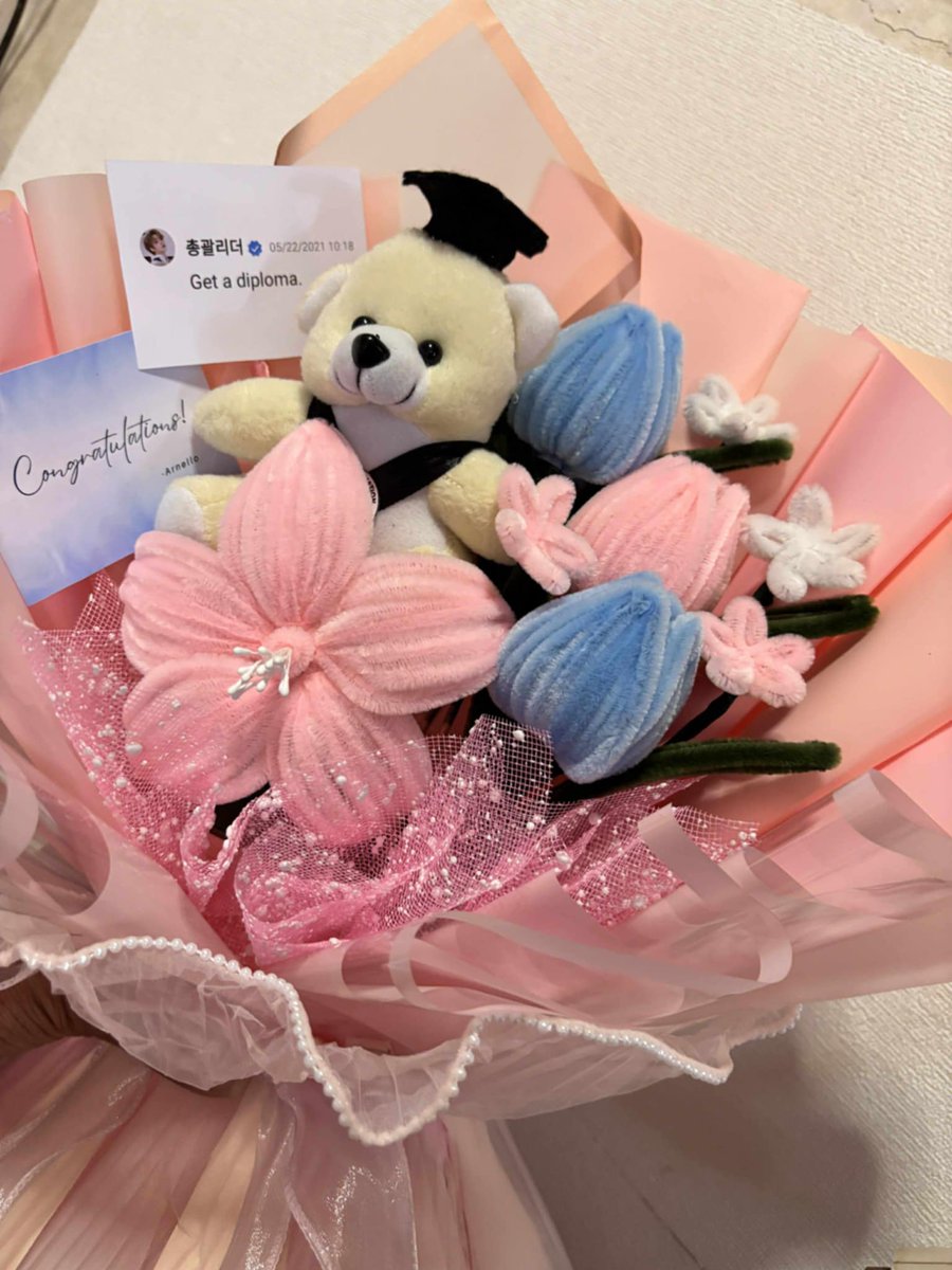 nine__thirteen's tweet photo. Just graduated, thank you so much, @pledis_17, for being my additional motivators in my college journey. Next tour, you have a new degree holder Carat 🥺🩷🩵 see you soooooon 🫶 https://t.co/TXB6216s1w