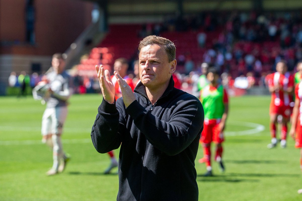 We’ve got Super Richie Wellens for another 3 years as the gaffer signs a new contract keeping him at #LOFC until 2027/28…👏

Superb news, now let’s have some signings down at Brisbane Road!👍

#LOFC
