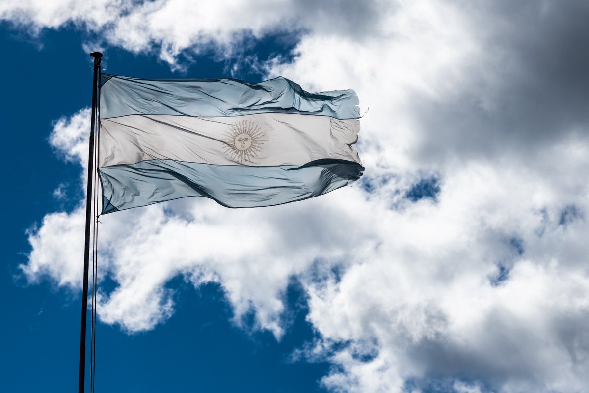 ArabelaCarreras's tweet photo. “La vida es nada si la libertad se pierde”. Manuel Belgrano: creador de la Bandera Argentina en tiempos de lucha por nuestra Independencia.

#DiaDeLaBandera #Argentina https://t.co/cLSTEoufD3
