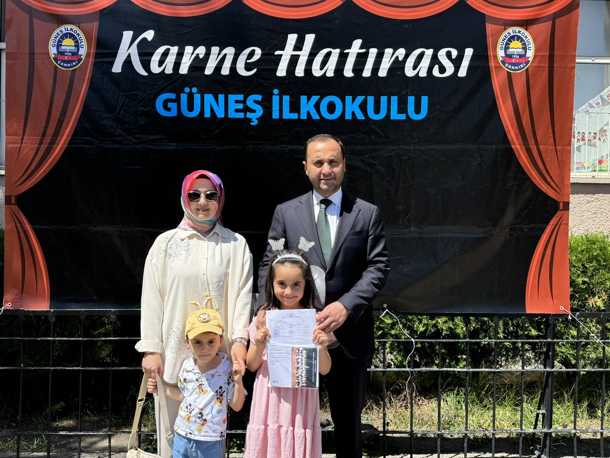 Bugün kızım Elif Ravza’nın karnesini almanın mutluluğunu onunla beraber bizde yaşadık. Emek veren, çabalayan, karne alan tüm çocuklarımızı tebrik ediyor; hepsine sağlıklı, huzurlu ve güzel bir tatil diliyorum. 

İyi tatiller çocuklar!