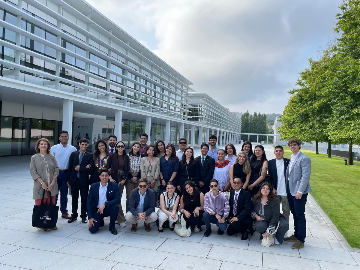 👗 En la 5ª jornada de #JLI2025 visitamos <a href="/Inditex/">Inditex</a> en #ACoruña 

Gracias por la recepción 🙏

ℹ️ fundacioncarolina.es/jovenes-lidere…