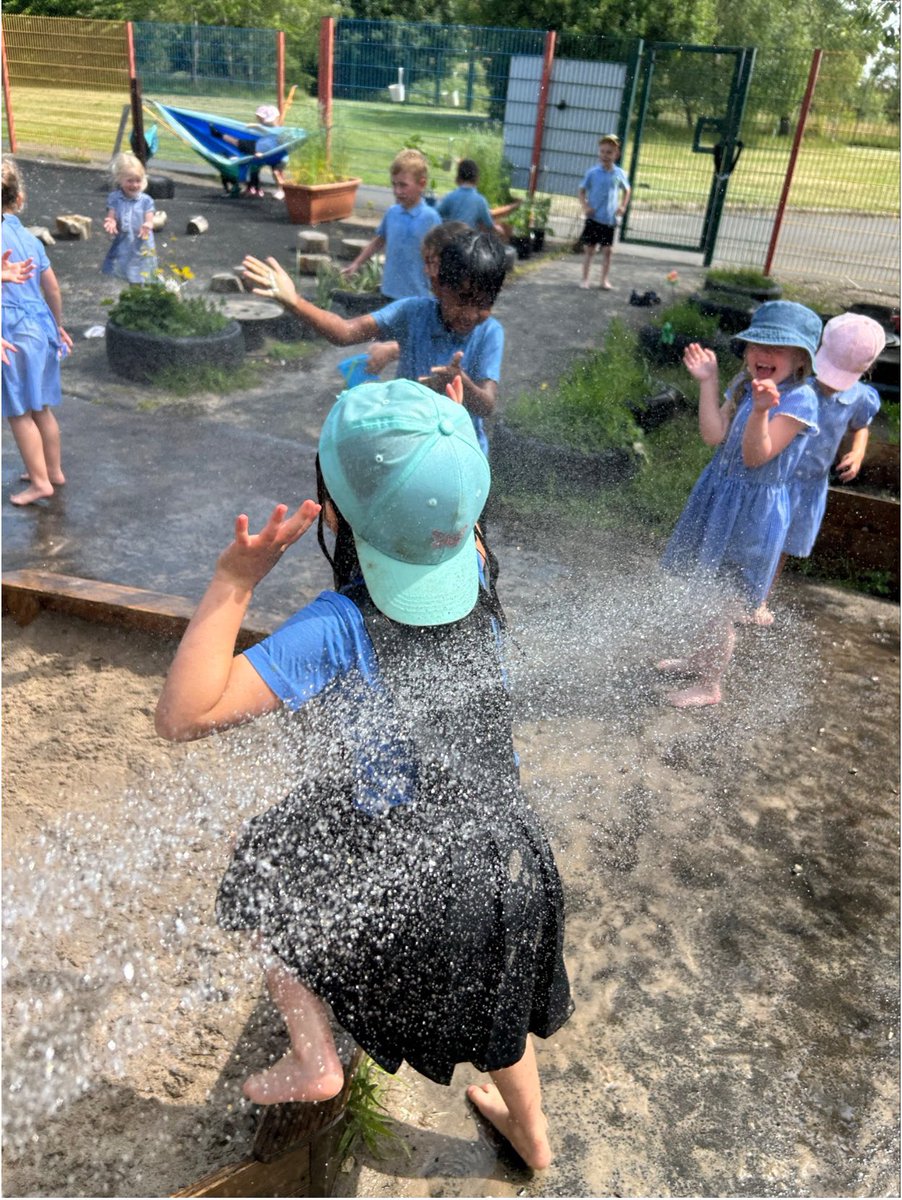 GCPSReception's tweet image. Today Muddy Bairns weren’t muddy… they were soaked! Reception &amp;amp; Nursery found a great way to cool down this afternoon! @GreenfieldsCPS