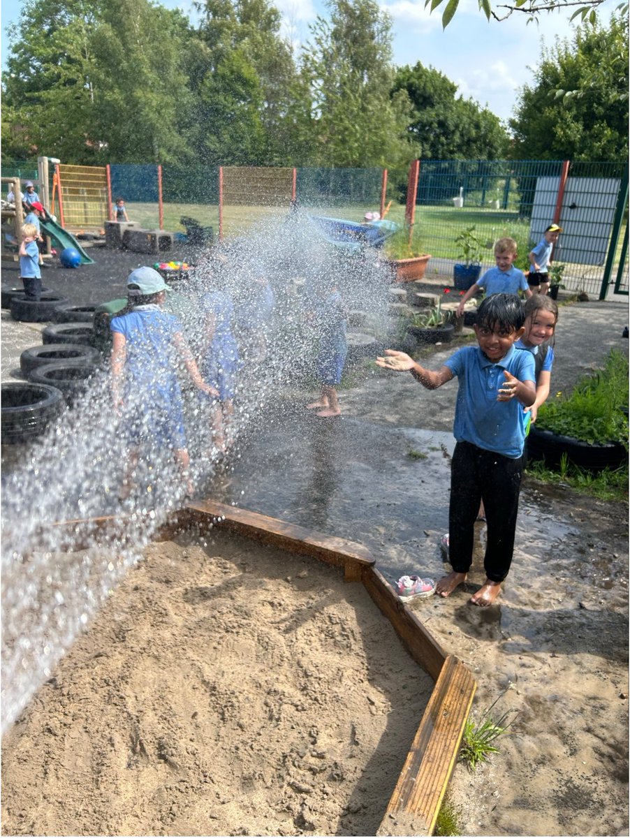 GCPSReception's tweet image. Today Muddy Bairns weren’t muddy… they were soaked! Reception &amp;amp; Nursery found a great way to cool down this afternoon! @GreenfieldsCPS
